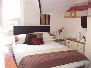 Diamonds Lodge Near York Hospital ภายนอก รูปภาพ